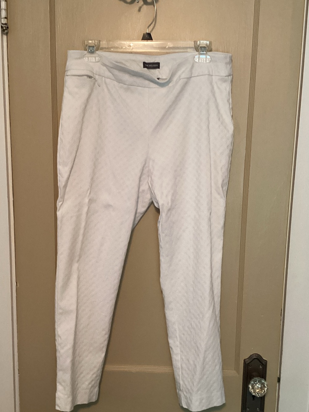 Van Heusen white Textured Pull-On Ankle Pants